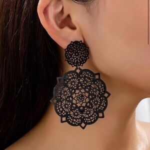 🌹🆕🌹Elegant Black Lace Metal Earrings